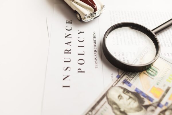 How to Choose Small Business Insurance cover illustration