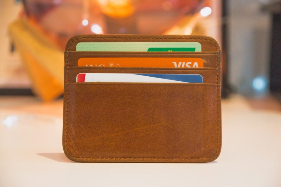 best credit cards for beginners cover with wallet, checklist, and calendar